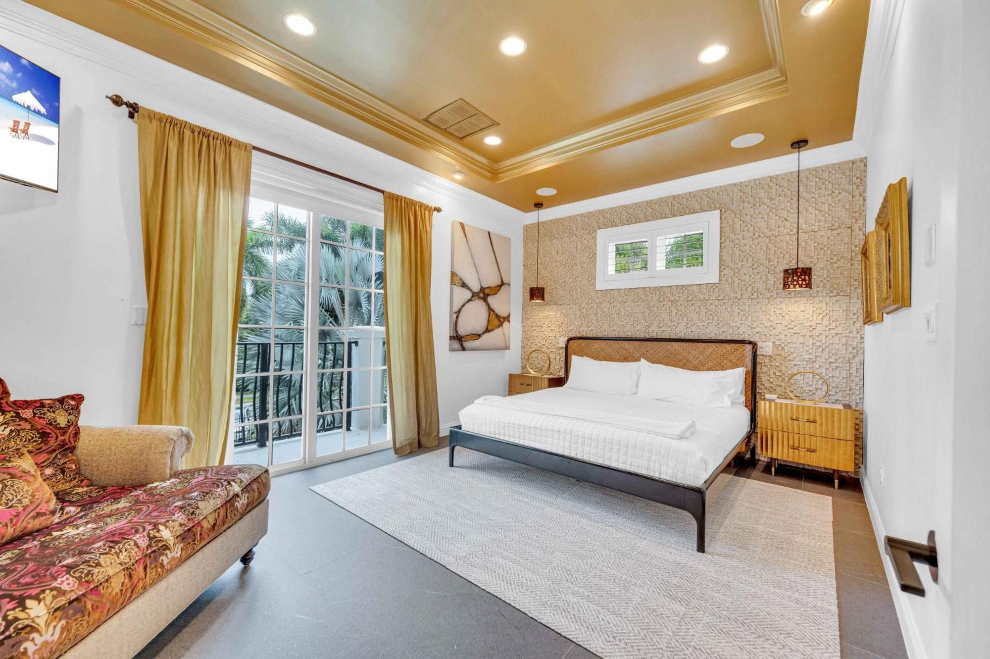 The Modern Castle Canal View Access Rooftop Living Greenhouse Vlllas Fort Lauderdale Exterior photo