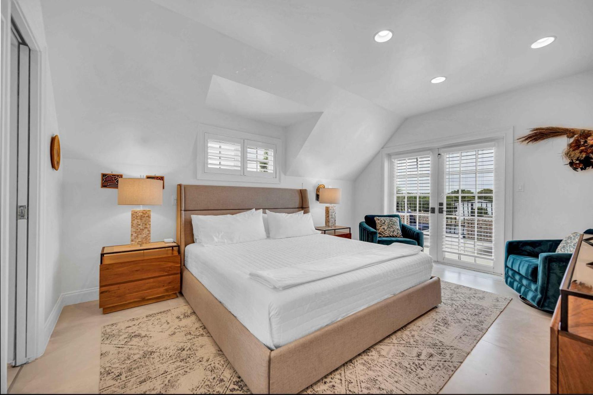 The Modern Castle Canal View Access Rooftop Living Greenhouse Vlllas Fort Lauderdale Exterior photo