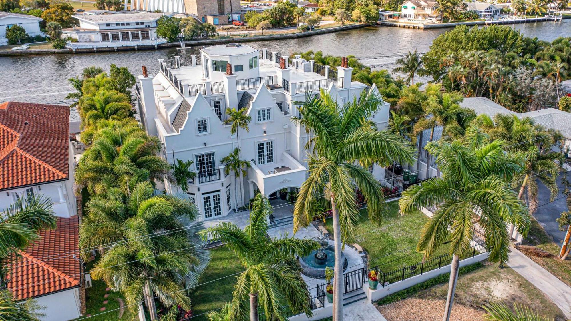 The Modern Castle Canal View Access Rooftop Living Greenhouse Vlllas Fort Lauderdale Exterior photo
